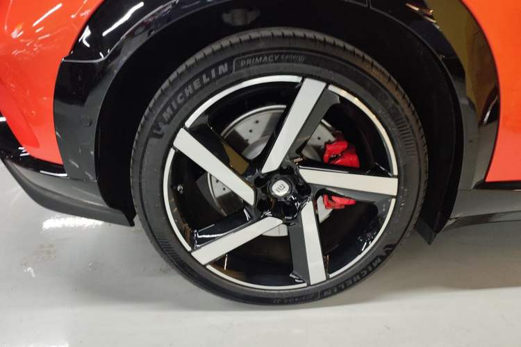 Used Xiaomi Auto YU7 2025 Ultra-Long Range High-Performance All-Wheel-Drive Max Edition Exterior 8