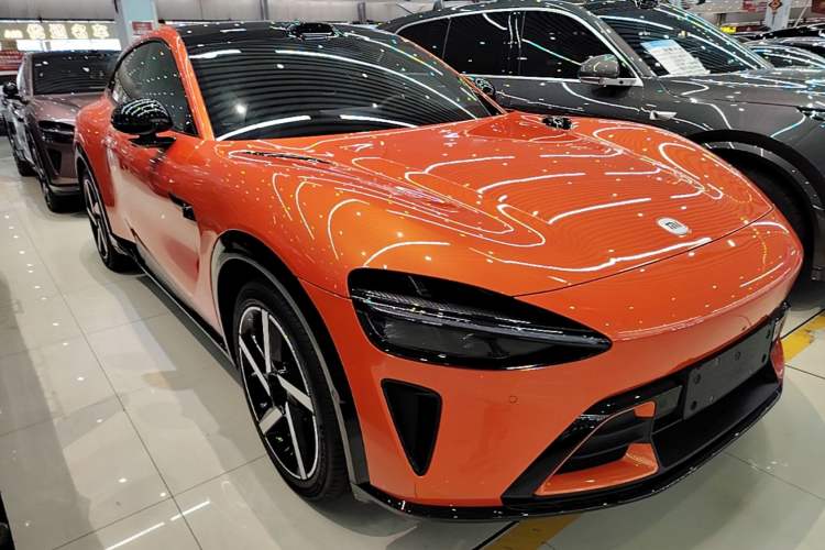 Used Xiaomi Auto YU7 2025 Ultra-Long Range High-Performance All-Wheel-Drive Max Edition Front Right 45 Deg