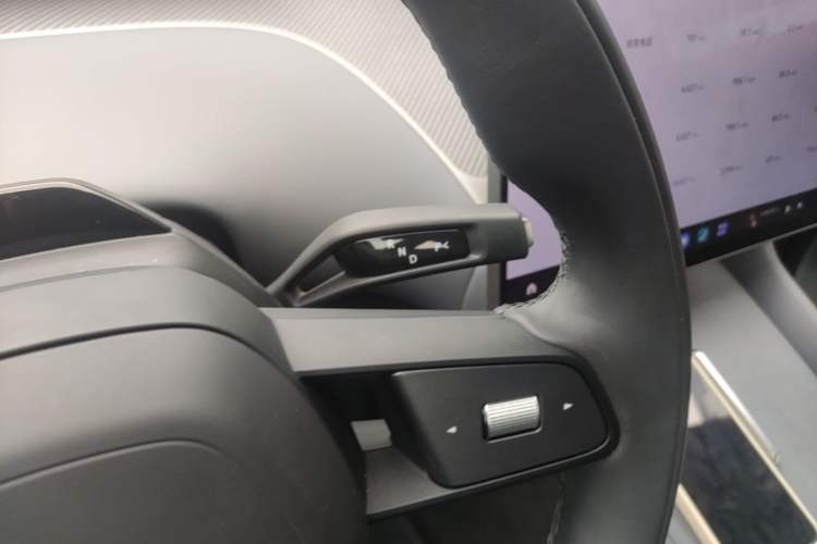 Used Xiaomi Auto YU7 2025 Ultra-Long Range High-Performance All-Wheel-Drive Max Edition Gear Lever