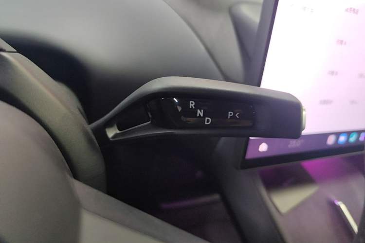 Used Xiaomi Auto YU7 2025 Ultra-Long Range Rear-Wheel Drive Version Gear Lever