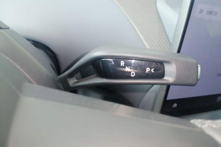 Used Xiaomi Auto YU7 2025 Ultra-Long Range High-Performance All-Wheel-Drive Max Edition Gear Lever
