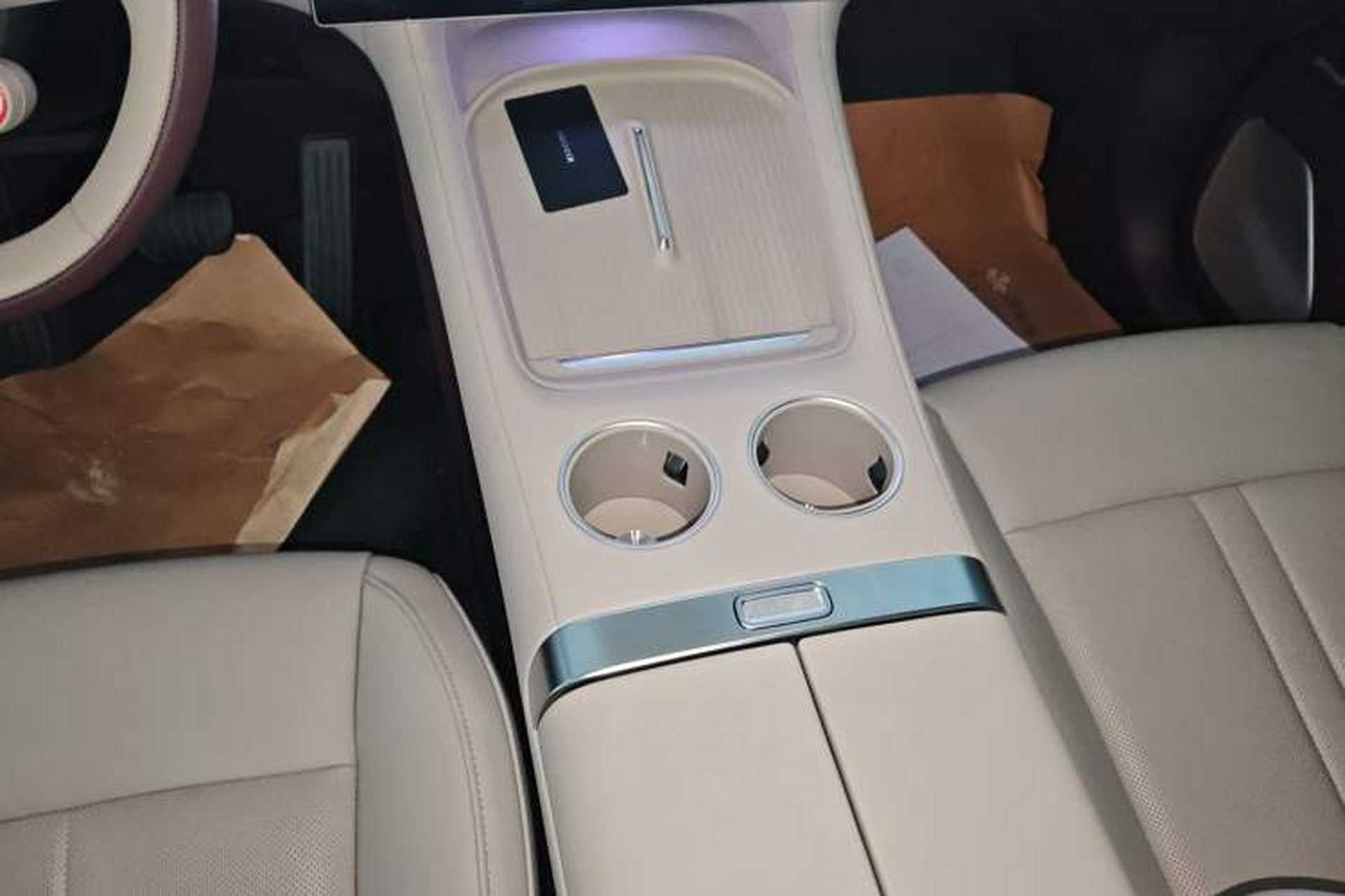 Used Xiaomi Auto YU7 2025 Ultra-Long Range High-Performance All-Wheel-Drive Max Edition Gear Lever