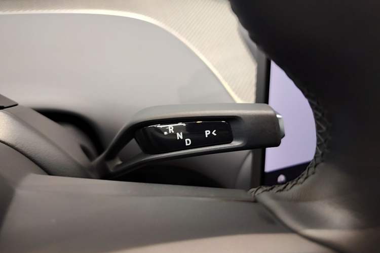 Used Xiaomi Auto YU7 2025 Ultra-Long Range High-Performance All-Wheel-Drive Max Edition Gear Lever