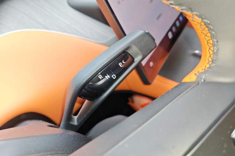 Used Xiaomi Auto YU7 2025 Ultra-Long Range High-Performance All-Wheel-Drive Max Edition Gear Lever