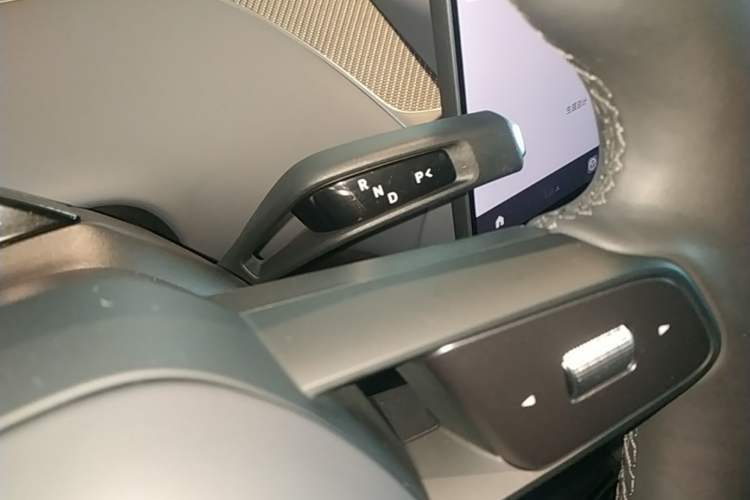 Used Xiaomi Auto YU7 2025 Ultra-Long Range High-Performance All-Wheel-Drive Max Edition Gear Lever