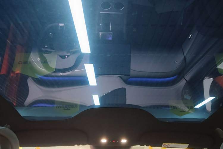 Used Xiaomi Auto YU7 2025 Ultra-Long Range High-Performance All-Wheel-Drive Max Edition Headliner