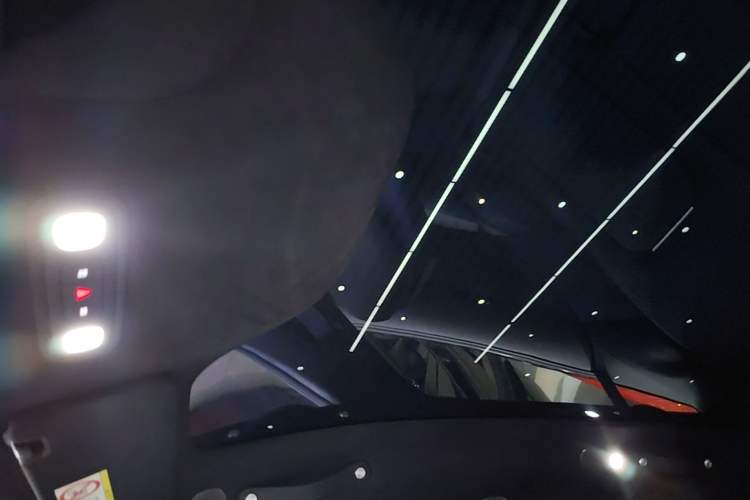 Used Xiaomi Auto YU7 2025 Ultra-Long Range High-Performance All-Wheel-Drive Max Edition Headliner