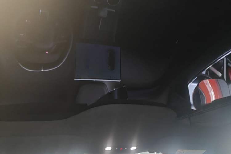 Used Xiaomi Auto YU7 2025 Ultra-Long Range High-Performance All-Wheel-Drive Max Edition Headliner