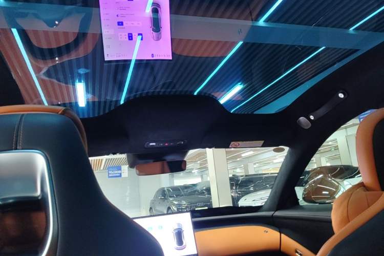 Used Xiaomi Auto YU7 2025 Ultra-Long Range High-Performance All-Wheel-Drive Max Edition Headliner