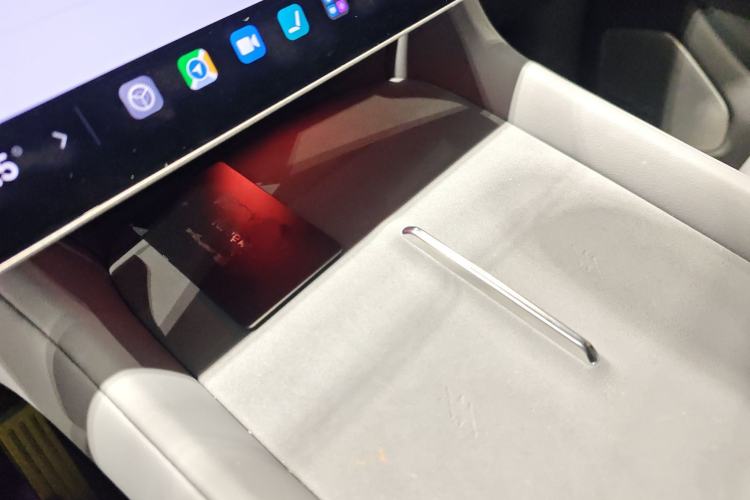 Used Xiaomi Auto YU7 2025 Ultra-Long Range High-Performance All-Wheel-Drive Max Edition Interior 1