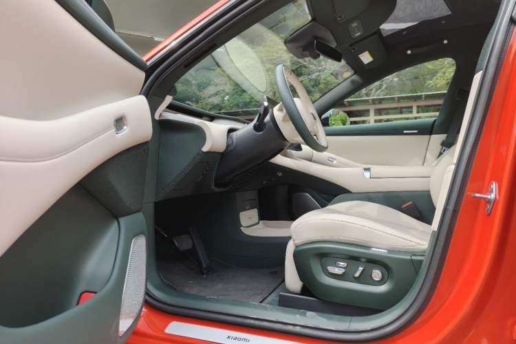 Used Xiaomi Auto YU7 2025 Ultra-Long Range Rear-Wheel Drive Version Interior 1