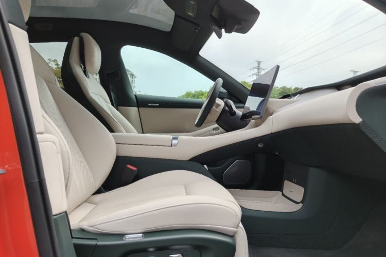 Used Xiaomi Auto YU7 2025 Ultra-Long Range Rear-Wheel Drive Version Interior 10
