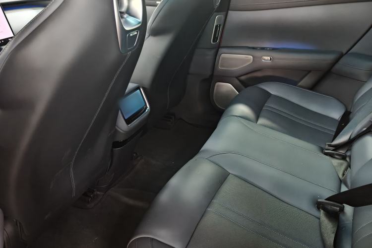 Used Xiaomi Auto YU7 2025 Ultra-Long Range High-Performance All-Wheel-Drive Max Edition Interior 2