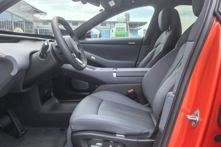 Used Xiaomi Auto YU7 2025 Ultra-Long Range High-Performance All-Wheel-Drive Max Edition Interior 2