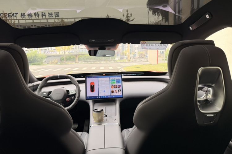 Used Xiaomi Auto YU7 2025 Ultra-Long Range Rear-Wheel Drive Version Interior 2