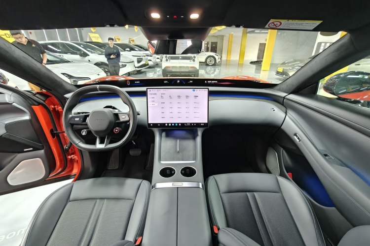 Used Xiaomi Auto YU7 2025 Ultra-Long Range High-Performance All-Wheel-Drive Max Edition Interior 3