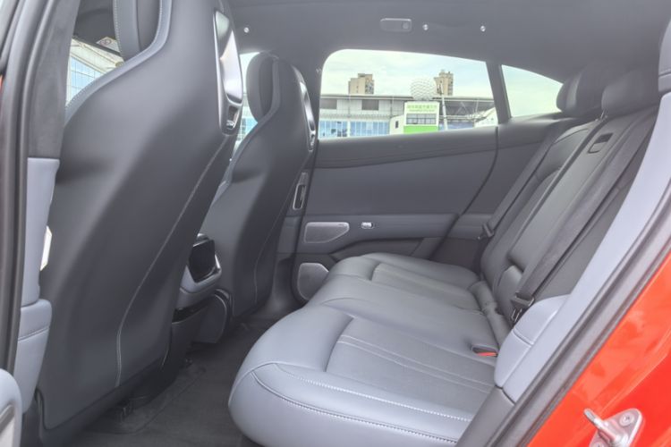 Used Xiaomi Auto YU7 2025 Ultra-Long Range High-Performance All-Wheel-Drive Max Edition Interior 3