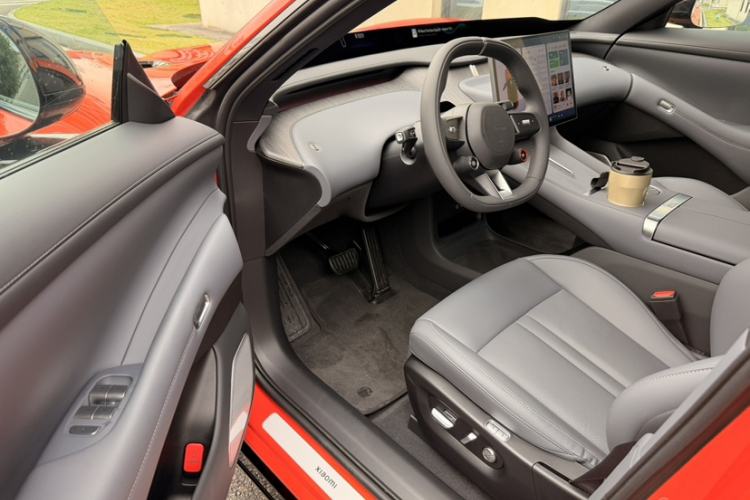Used Xiaomi Auto YU7 2025 Ultra-Long Range Rear-Wheel Drive Version Interior 3
