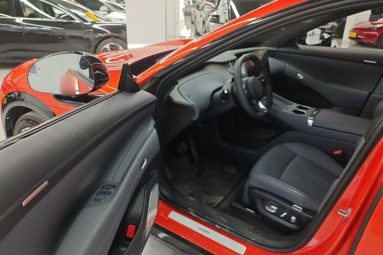 Used Xiaomi Auto YU7 2025 Ultra-Long Range High-Performance All-Wheel-Drive Max Edition Interior 3