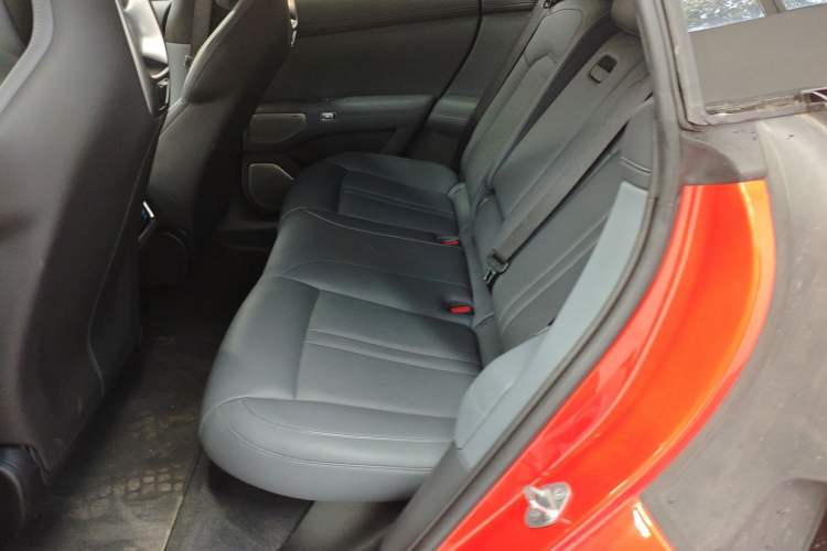 Used Xiaomi Auto YU7 2025 Ultra-Long Range High-Performance All-Wheel-Drive Max Edition Interior 4