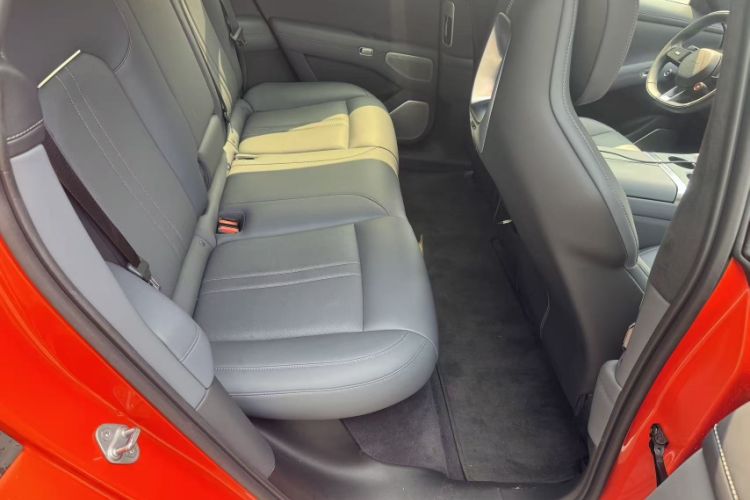 Used Xiaomi Auto YU7 2025 Ultra-Long Range High-Performance All-Wheel-Drive Max Edition Interior 6