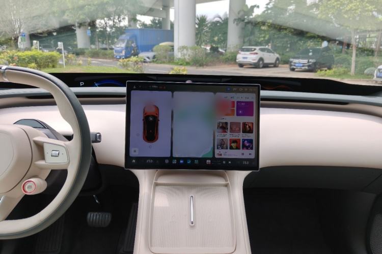 Used Xiaomi Auto YU7 2025 Ultra-Long Range Rear-Wheel Drive Version Interior 7