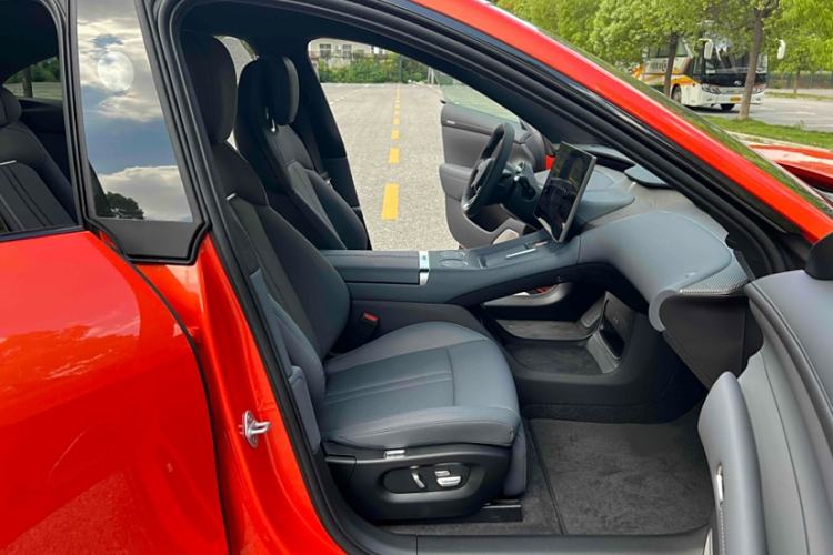 Used Xiaomi Auto YU7 2025 Ultra-Long Range High-Performance All-Wheel-Drive Max Edition Interior 8