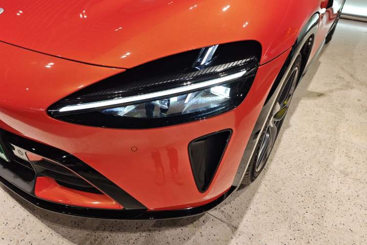 Used Xiaomi Auto YU7 2025 Ultra-Long Range High-Performance All-Wheel-Drive Max Edition Left Front Headlight