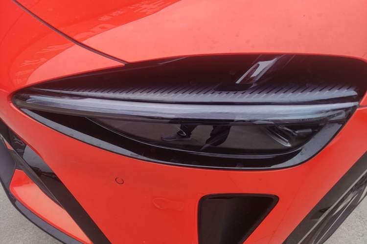 Used Xiaomi Auto YU7 2025 Ultra-Long Range High-Performance All-Wheel-Drive Max Edition Left Front Headlight