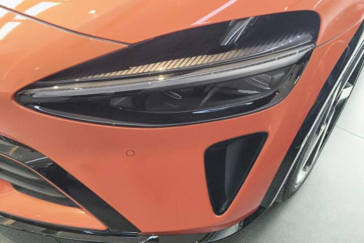 Used Xiaomi Auto YU7 2025 Ultra-Long Range High-Performance All-Wheel-Drive Max Edition Left Front Headlight
