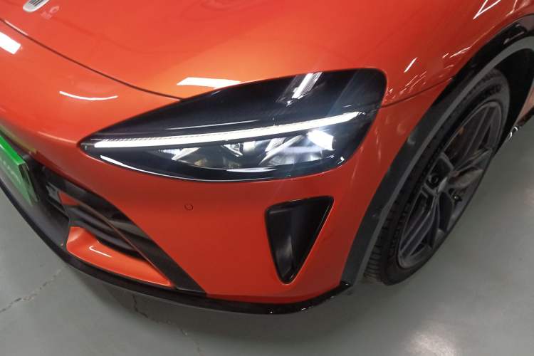 Used Xiaomi Auto YU7 2025 Ultra-Long Range High-Performance All-Wheel-Drive Max Edition Left Front Headlight