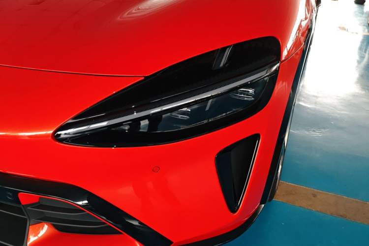 Used Xiaomi Auto YU7 2025 Ultra-Long Range High-Performance All-Wheel-Drive Max Edition Left Front Headlight