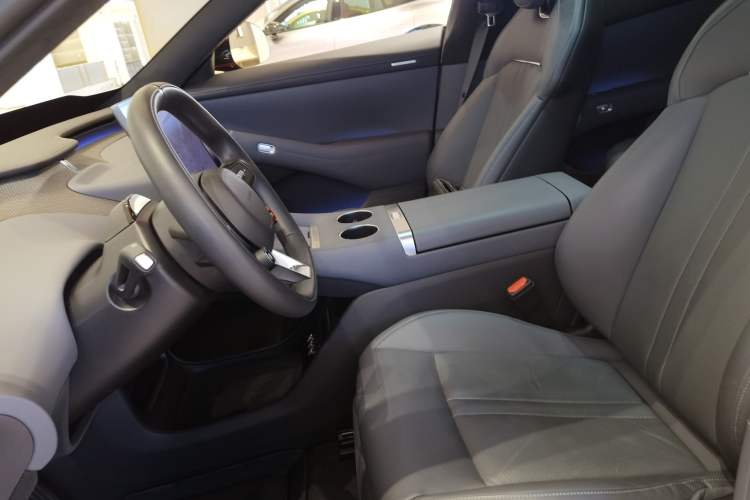 Used Xiaomi Auto YU7 2025 Ultra-Long Range High-Performance All-Wheel-Drive Max Edition Left Front Seat