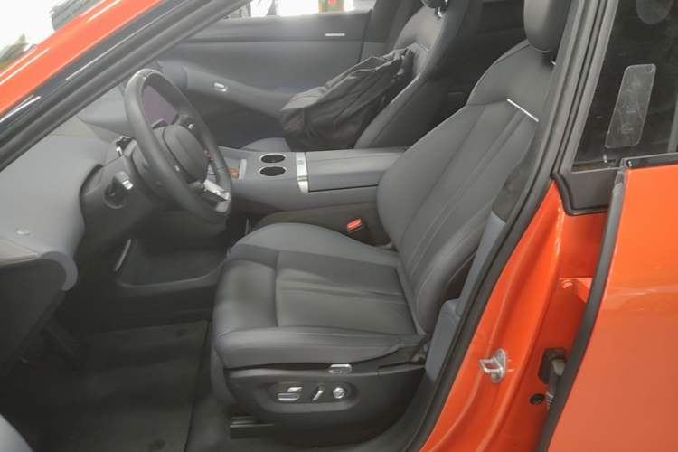 Used Xiaomi Auto YU7 2025 Ultra-Long Range High-Performance All-Wheel-Drive Max Edition Left Front Seat