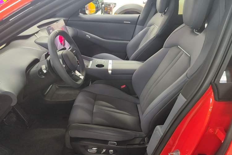 Used Xiaomi Auto YU7 2025 Ultra-Long Range Rear-Wheel Drive Version Left Front Seat