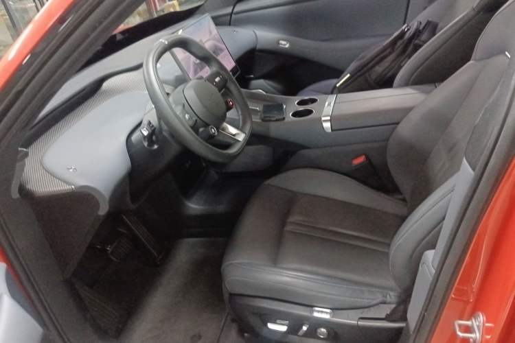 Used Xiaomi Auto YU7 2025 Ultra-Long Range High-Performance All-Wheel-Drive Max Edition Left Front Seat