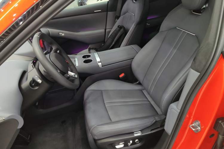 Used Xiaomi Auto YU7 2025 Ultra-Long Range High-Performance All-Wheel-Drive Max Edition Left Front Seat