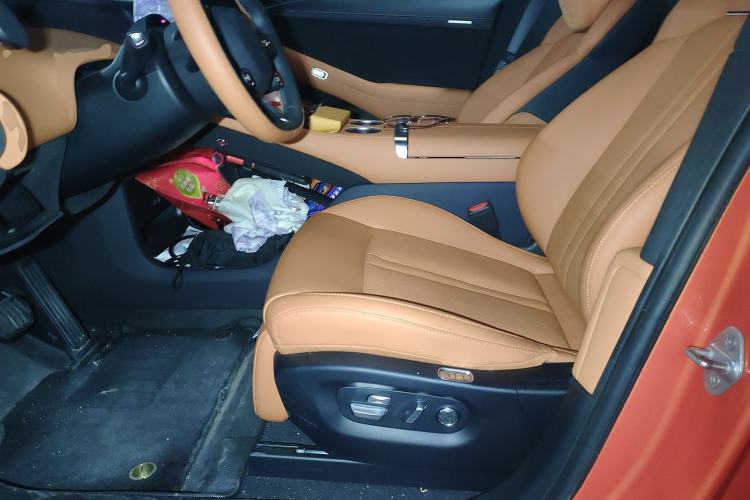 Used Xiaomi Auto YU7 2025 Ultra-Long Range High-Performance All-Wheel-Drive Max Edition Left Front Seat