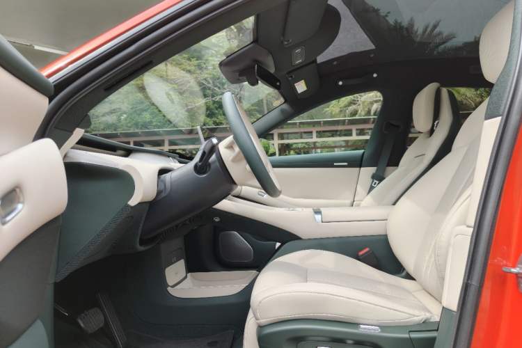 Used Xiaomi Auto YU7 2025 Ultra-Long Range Rear-Wheel Drive Version Left Front Seat