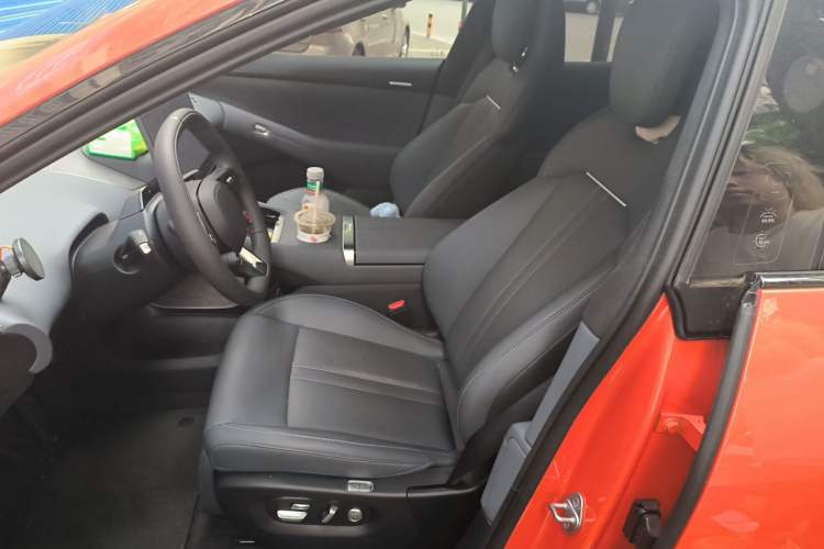 Used Xiaomi Auto YU7 2025 Ultra-Long Range High-Performance All-Wheel-Drive Max Edition Left Front Seat