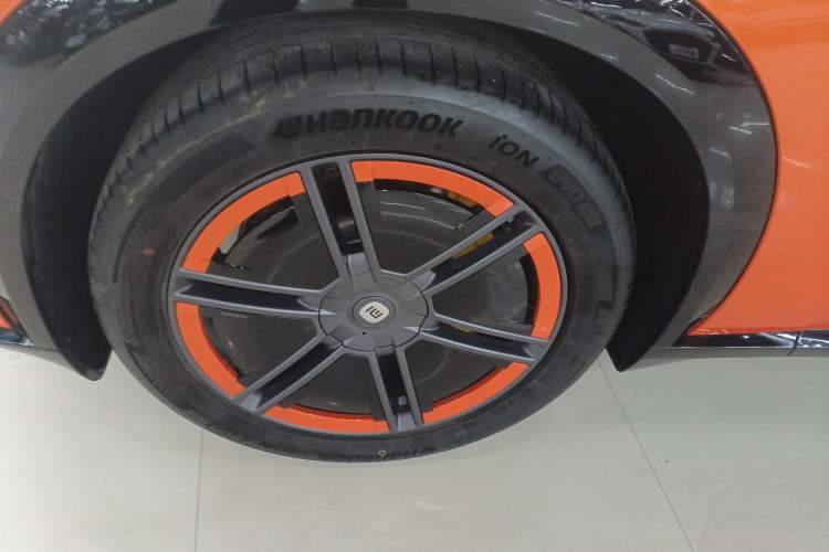 Used Xiaomi Auto YU7 2025 Ultra-Long Range All-Wheel Drive Pro Version Left Front Wheel Hub