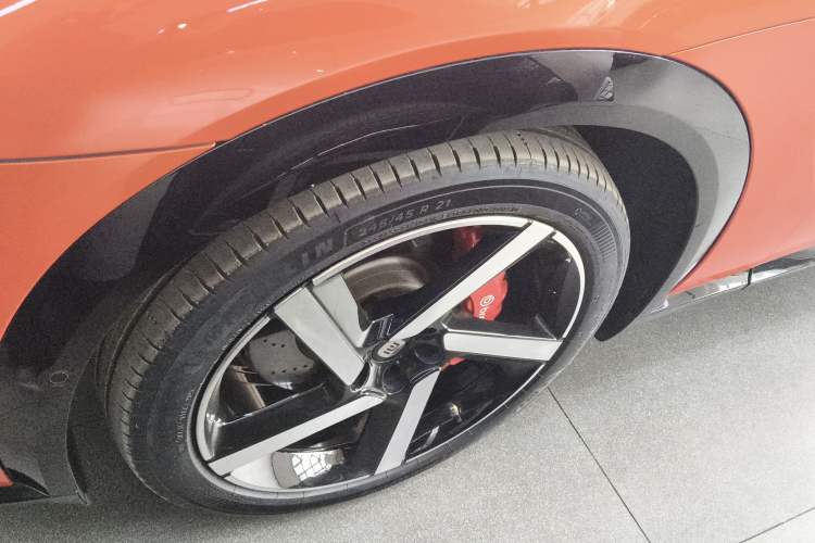 Used Xiaomi Auto YU7 2025 Ultra-Long Range High-Performance All-Wheel-Drive Max Edition Left Front Wheel Hub