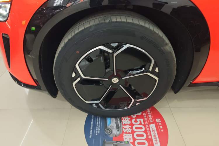 Used Xiaomi Auto YU7 2025 Ultra-Long Range Rear-Wheel Drive Version Left Front Wheel Hub