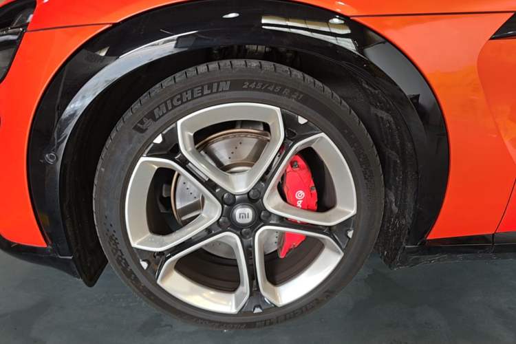 Used Xiaomi Auto YU7 2025 Ultra-Long Range High-Performance All-Wheel-Drive Max Edition Left Front Wheel Hub