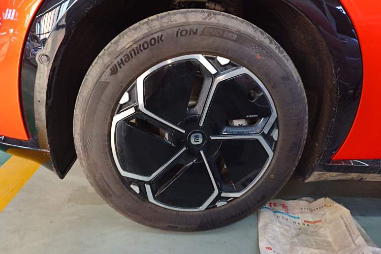 Used Xiaomi Auto YU7 2025 Ultra-Long Range Rear-Wheel Drive Version Left Front Wheel Hub