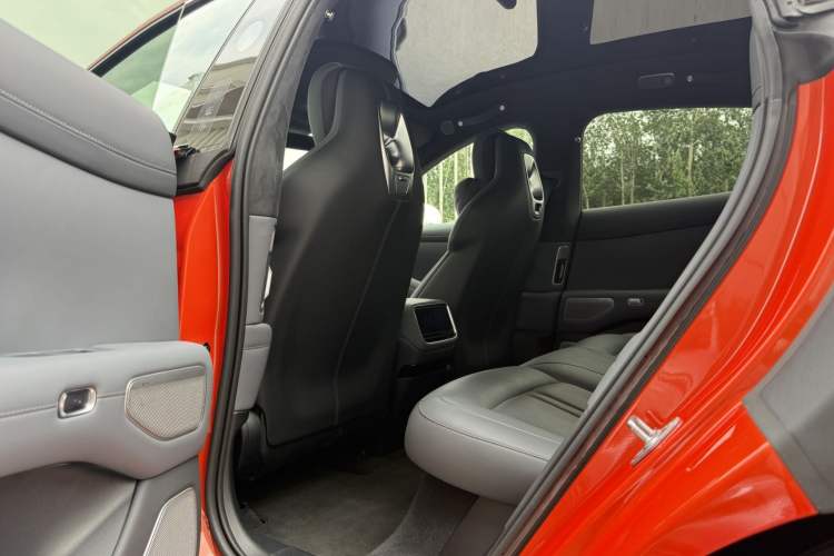 Used Xiaomi Auto YU7 2025 Ultra-Long Range High-Performance All-Wheel-Drive Max Edition Left Rear Seat