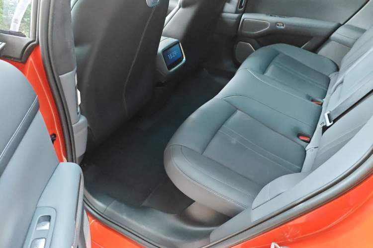 Used Xiaomi Auto YU7 2025 Ultra-Long Range High-Performance All-Wheel-Drive Max Edition Left Rear Seat
