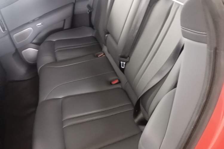 Used Xiaomi Auto YU7 2025 Ultra-Long Range High-Performance All-Wheel-Drive Max Edition Left Rear Seat