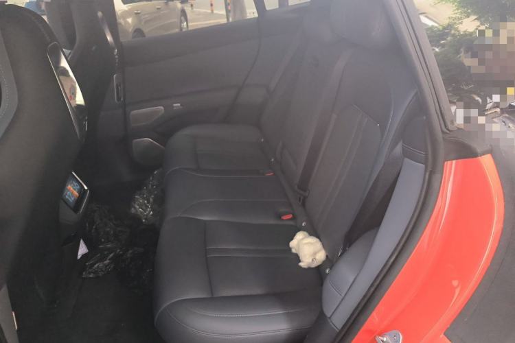 Used Xiaomi Auto YU7 2025 Ultra-Long Range High-Performance All-Wheel-Drive Max Edition Left Rear Seat