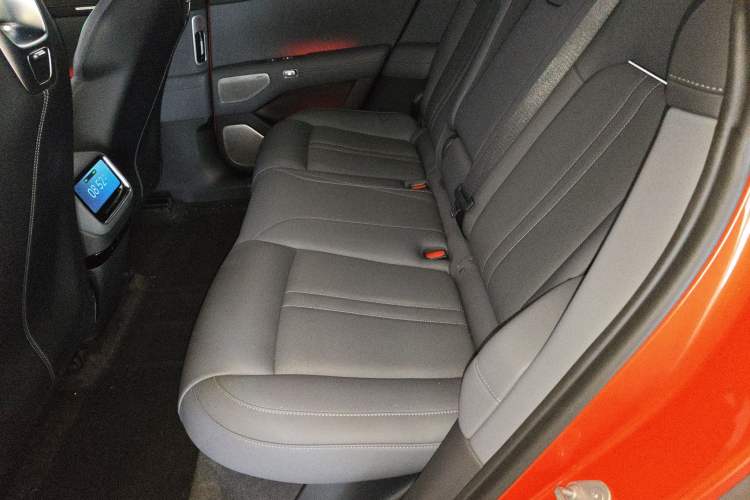 Used Xiaomi Auto YU7 2025 Ultra-Long Range High-Performance All-Wheel-Drive Max Edition Left Rear Seat